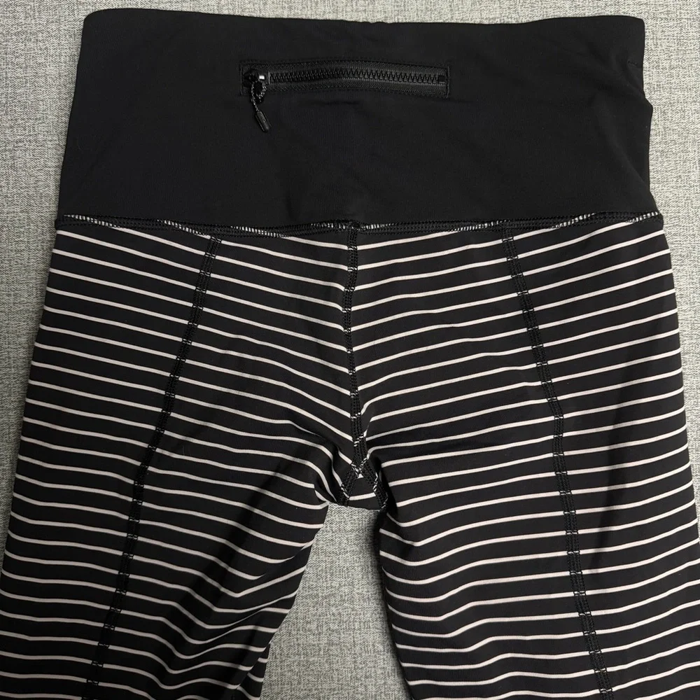 Lululemon Runday Crop Leggings - Picture 10 of 14
